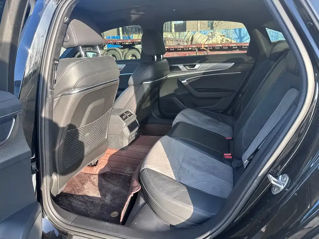 Audi A6L 2023 из CN, фото 5