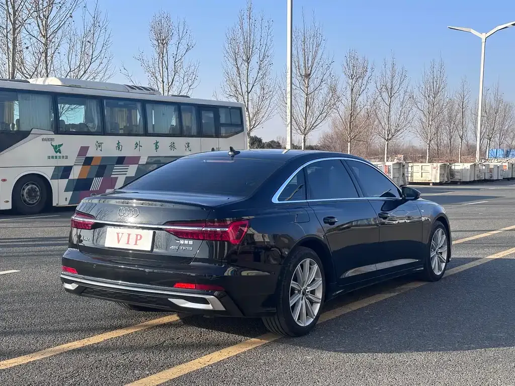 Audi A6L 2023 из CN, фото 8