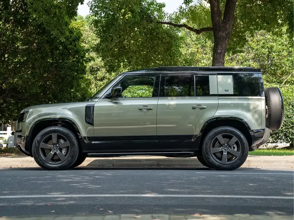 Land Rover Defender 2024 из CN, фото 8