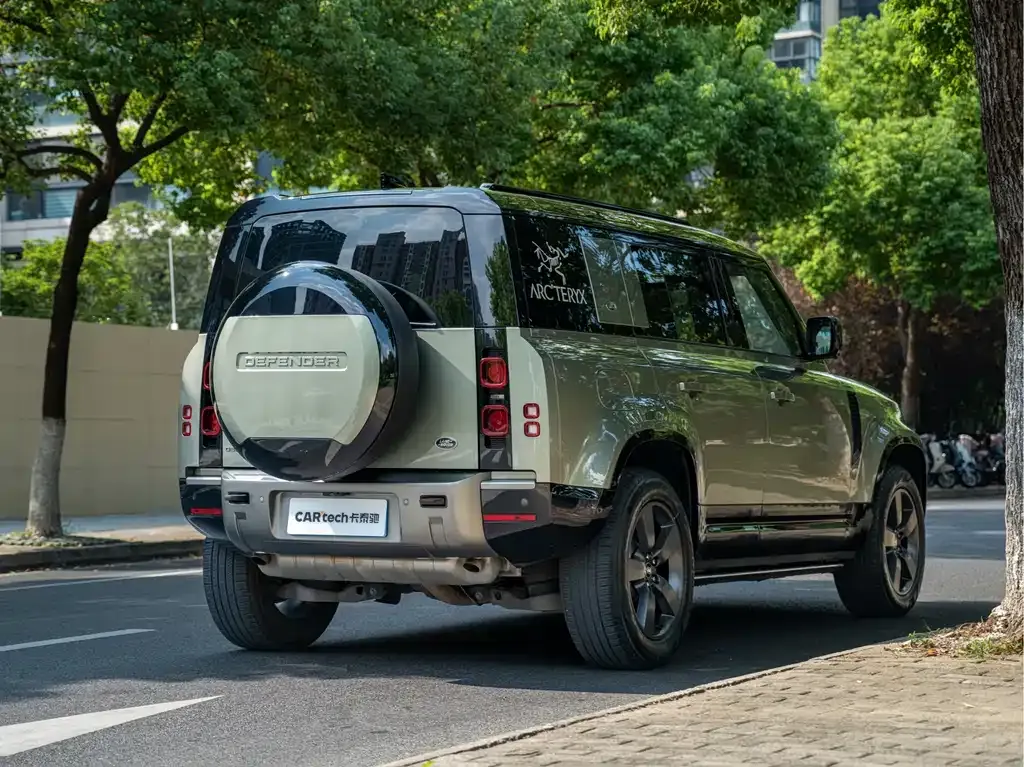 Land Rover Defender 2024 из CN, фото 7