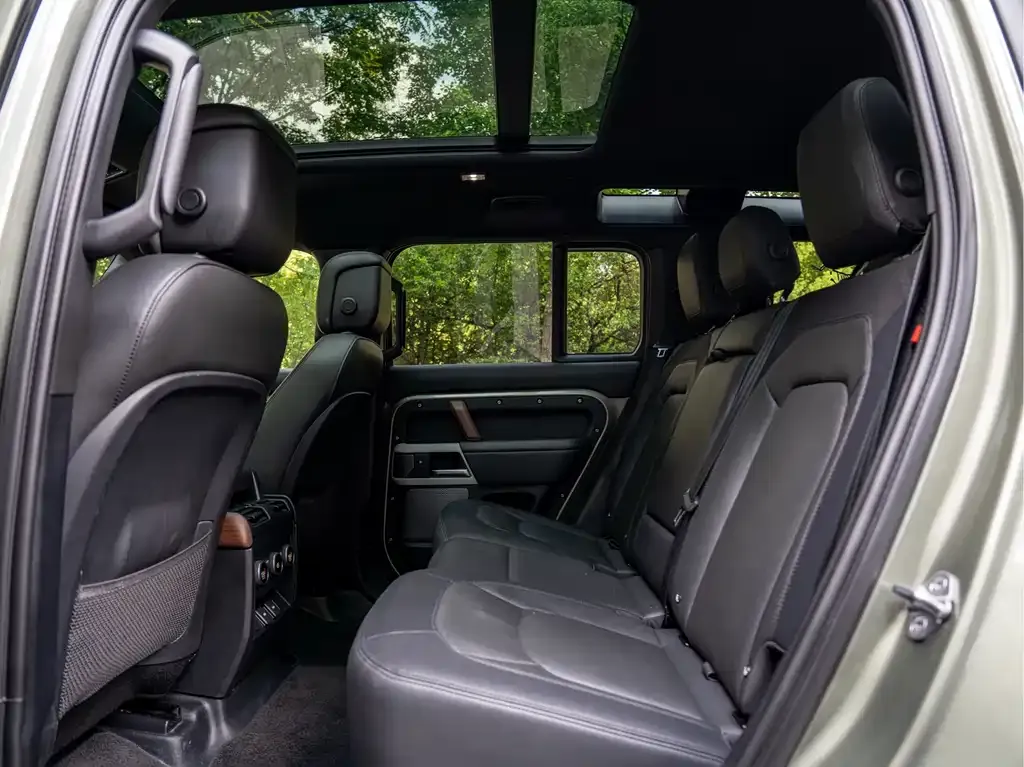 Land Rover Defender 2024 из CN, фото 4