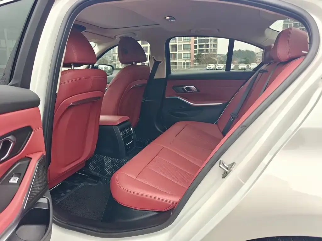 BMW 3 Series 2025 из CN, фото 6