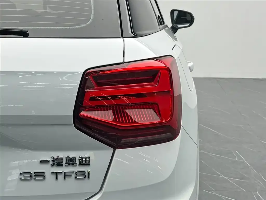 Audi Q2L 2025 из CN, фото 10