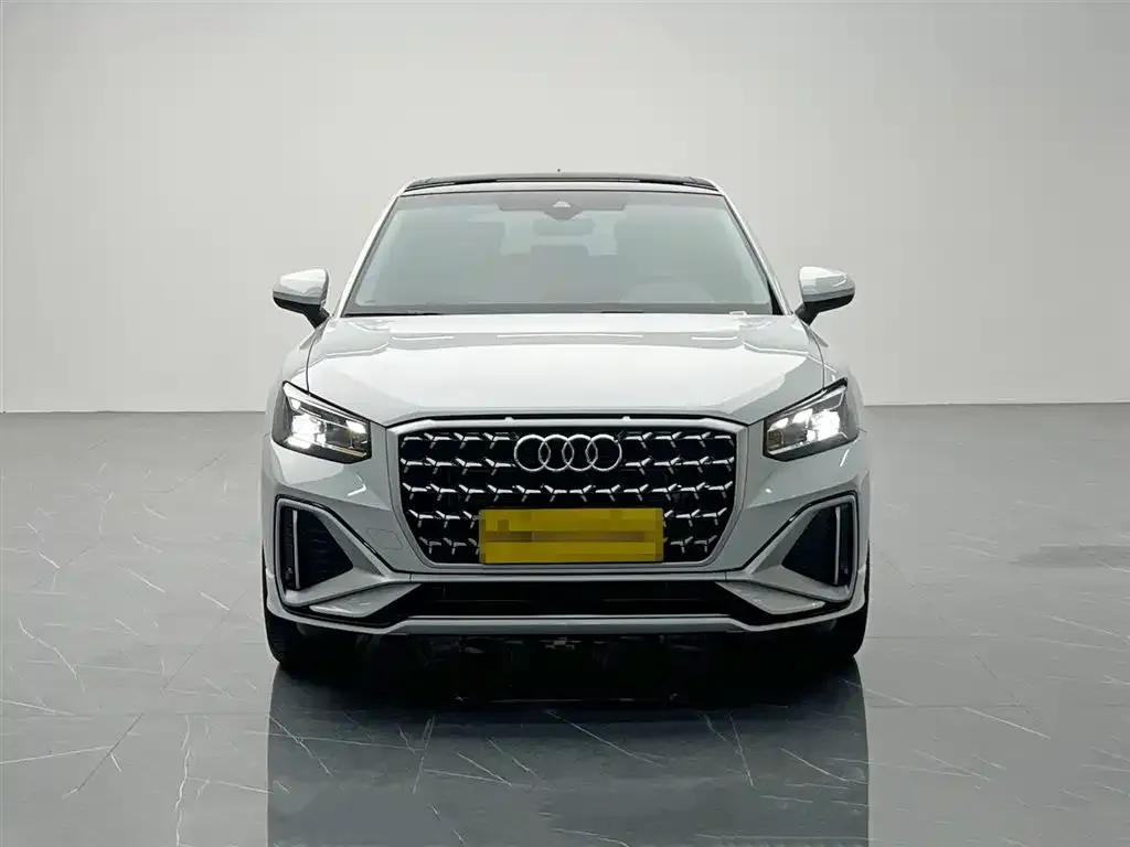 Audi Q2L 2025 из CN, фото 5