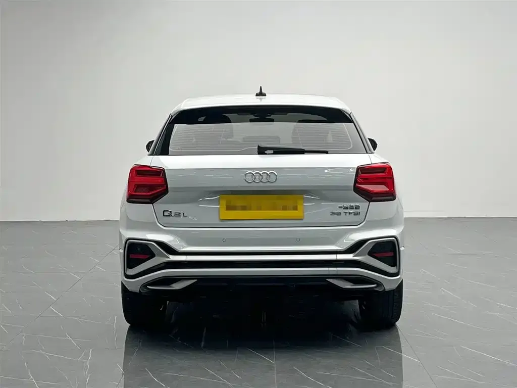 Audi Q2L 2025 из CN, фото 4