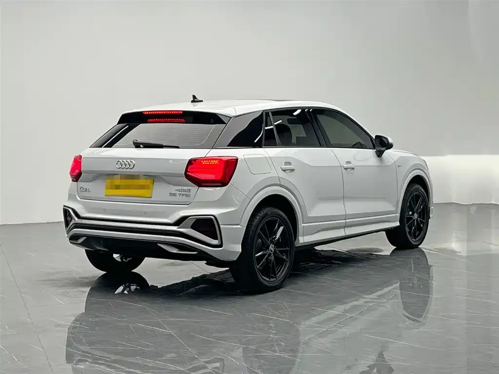 Audi Q2L 2025 из CN, фото 3
