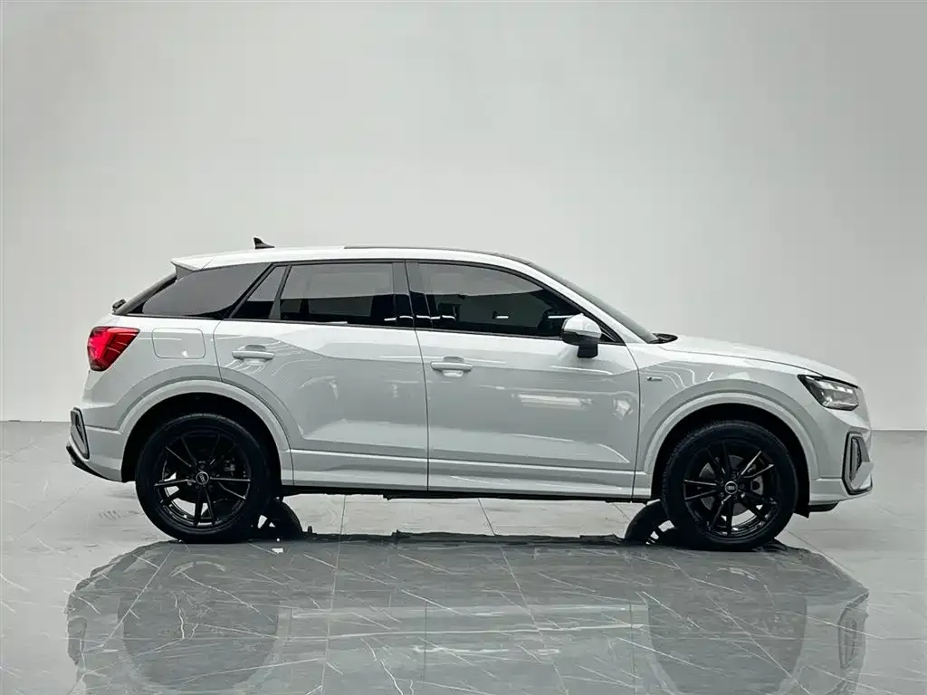 Audi Q2L 2025 из CN, фото 8