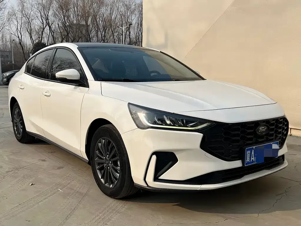 Ford Focus 2023 из CN, фото 4