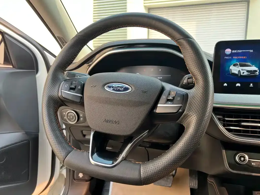 Ford Focus 2023 из CN, фото 5