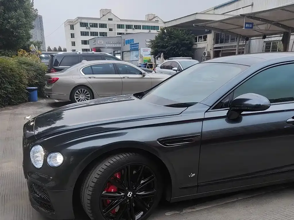 Bentley Flying Spur 2022 из CN, фото 9
