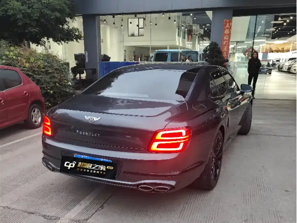 Bentley Flying Spur 2022 из CN, фото 6
