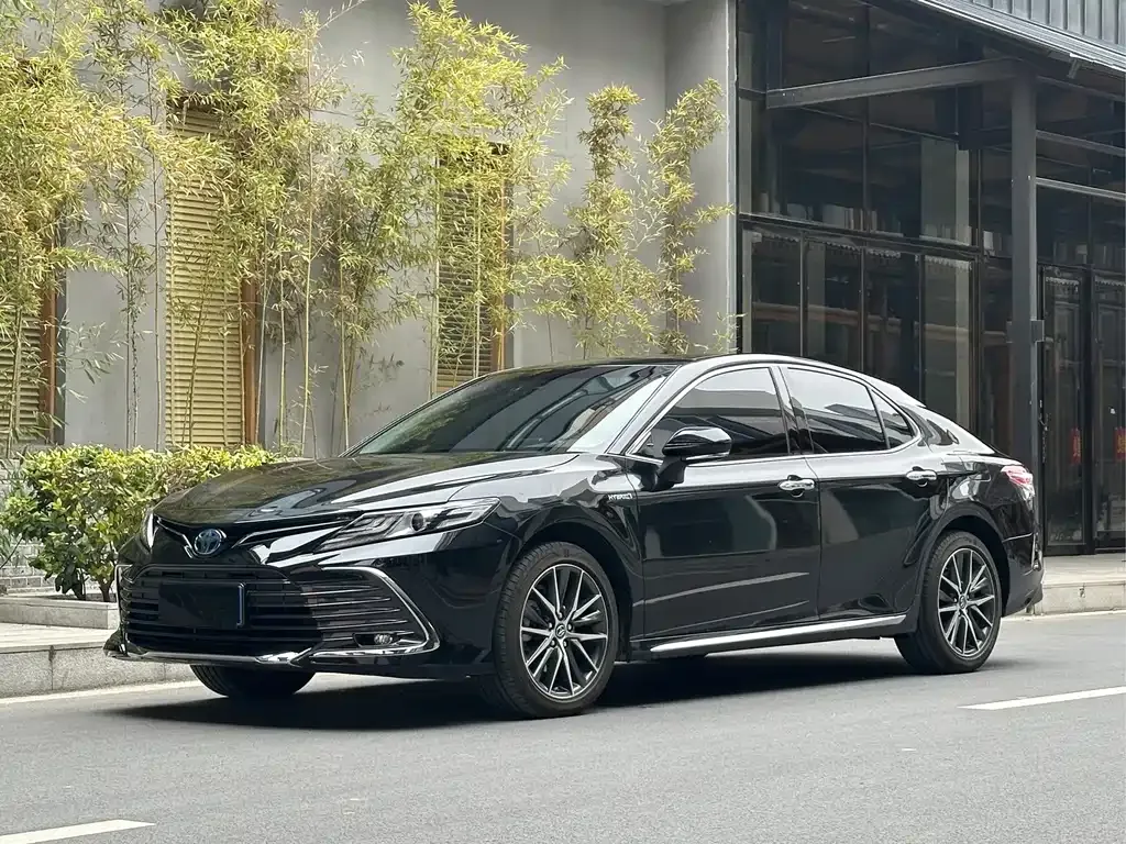 Toyota Camry 2023 из CN, фото 1