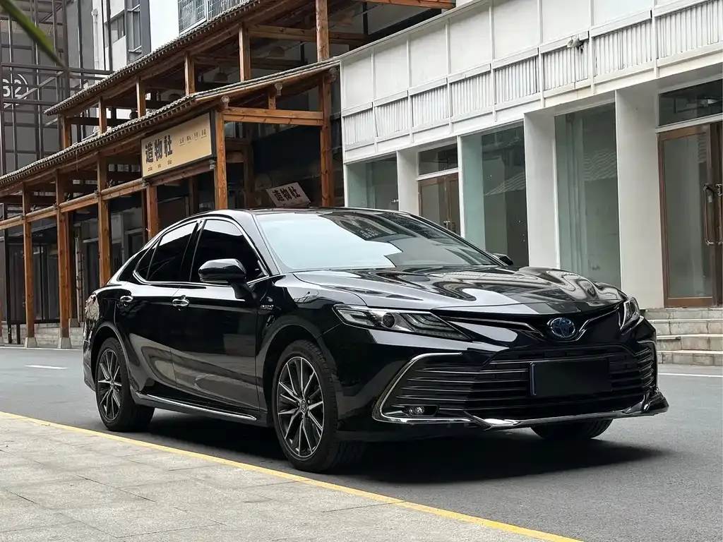 Toyota Camry 2023 из CN, фото 2