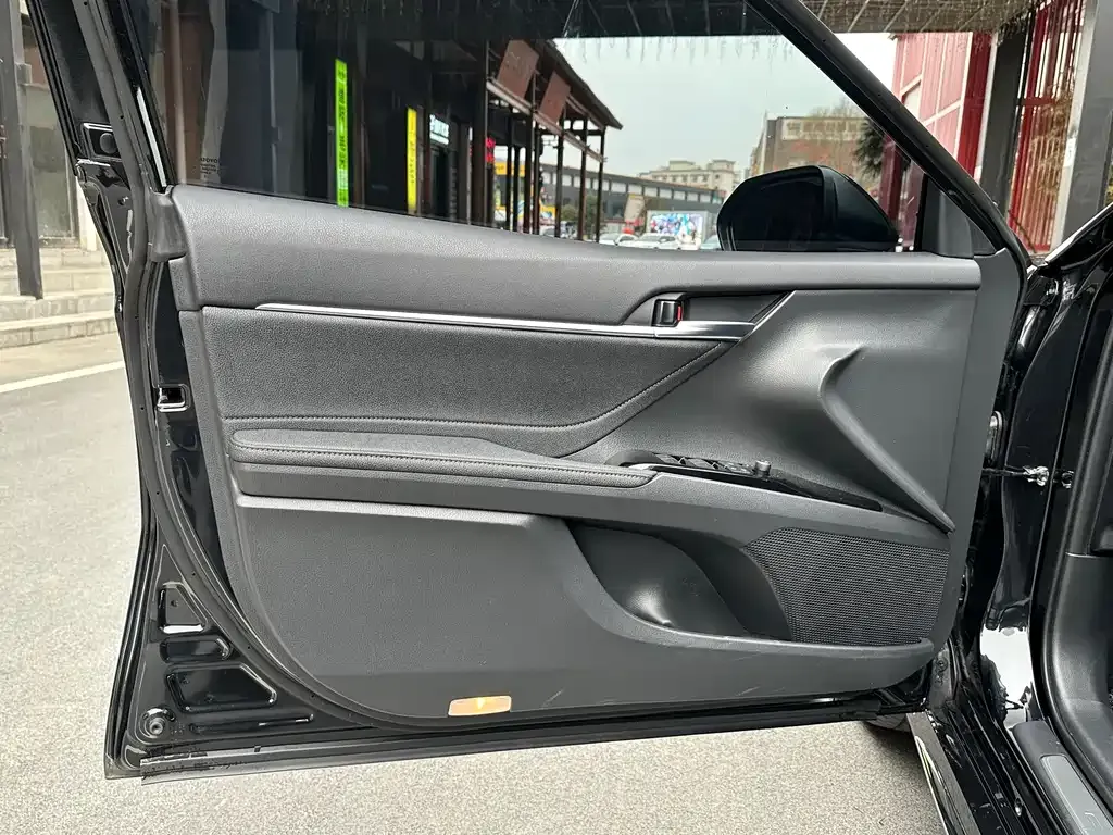 Toyota Camry 2023 из CN, фото 4