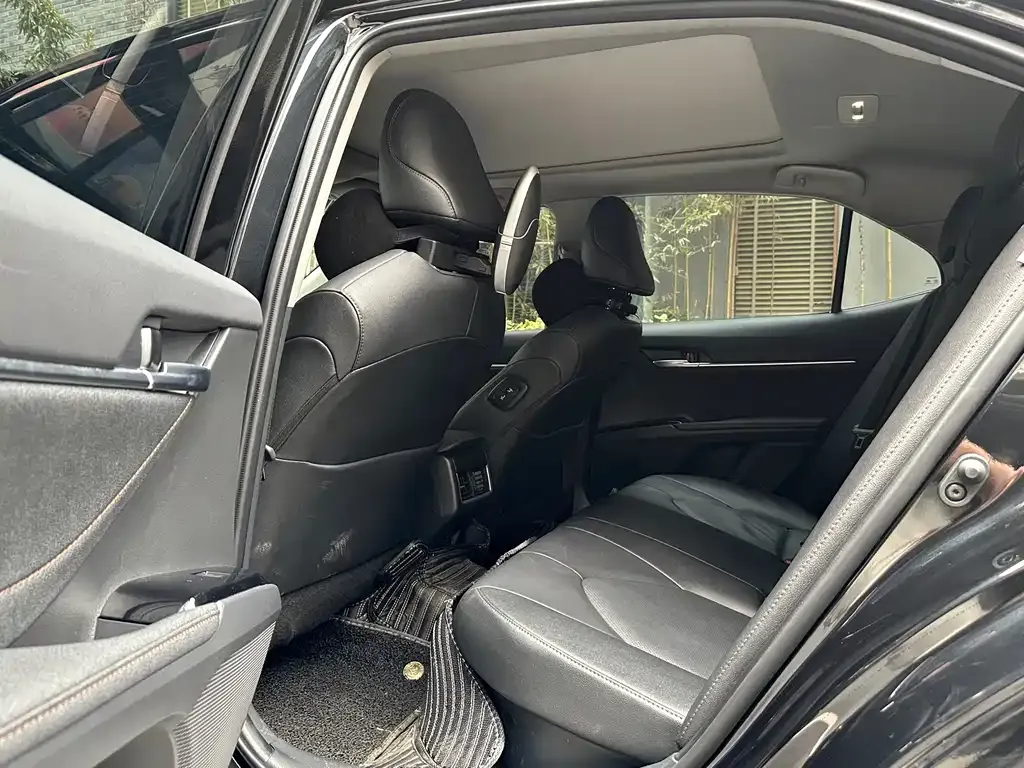 Toyota Camry 2023 из CN, фото 7
