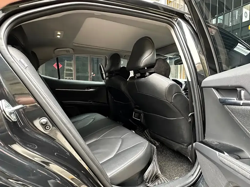 Toyota Camry 2023 из CN, фото 3