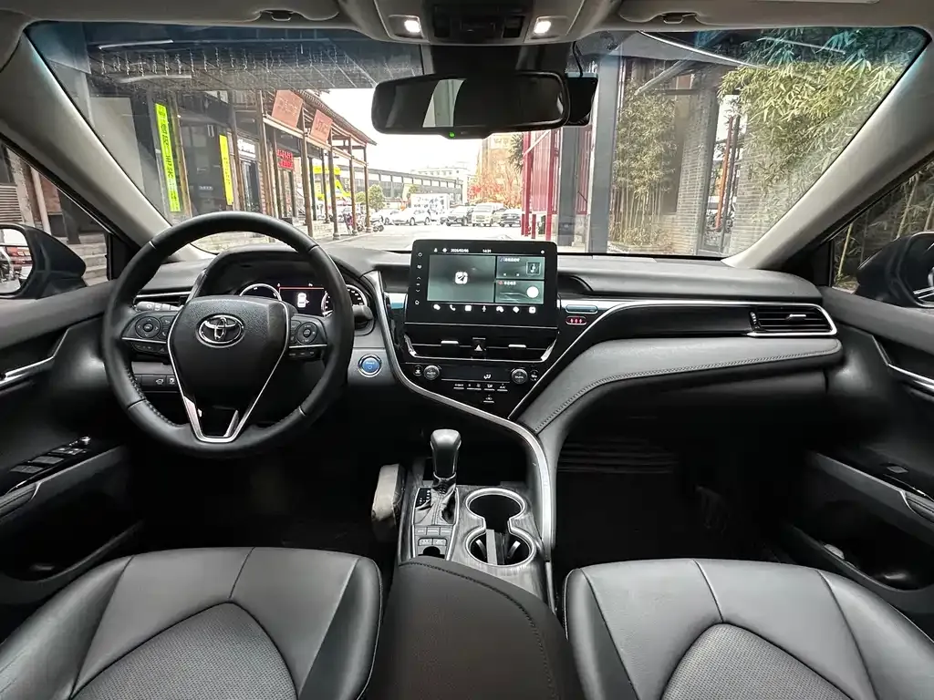 Toyota Camry 2023 из CN, фото 10