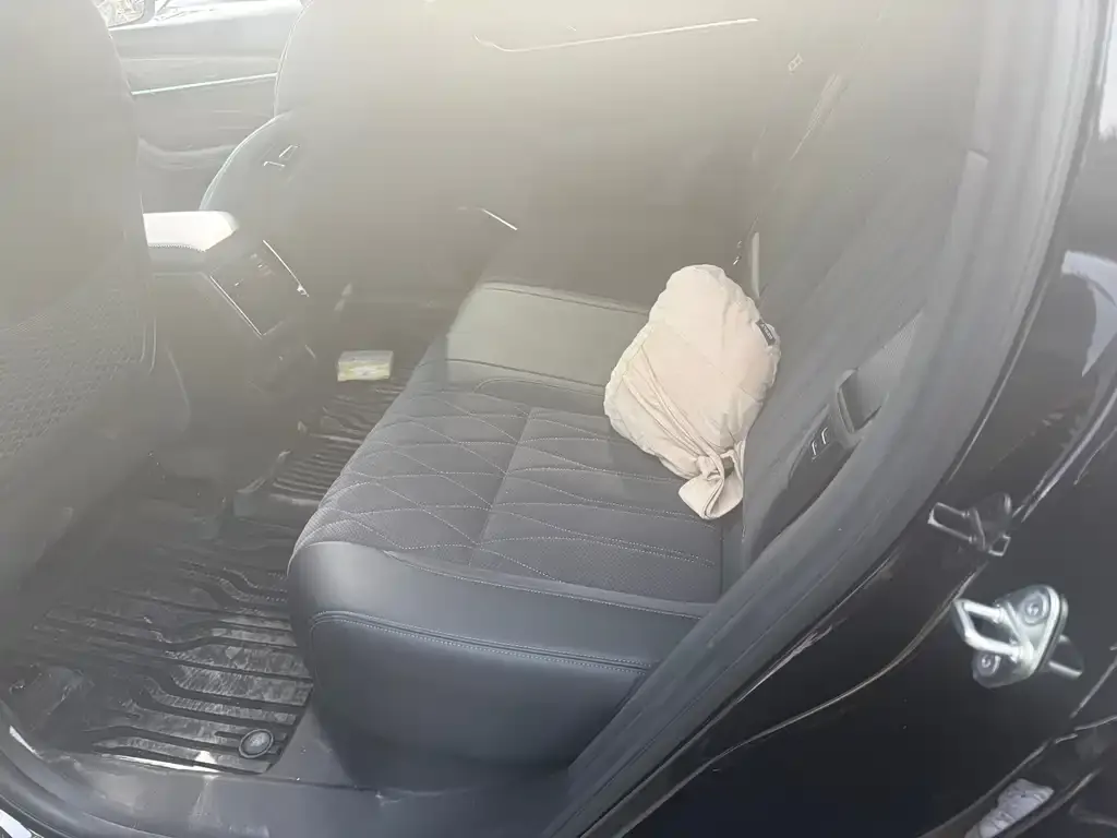 Geely Xingyue L 2025 из CN, фото 3