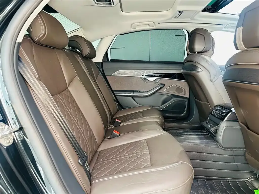 Audi A8 2025 из CN, фото 7