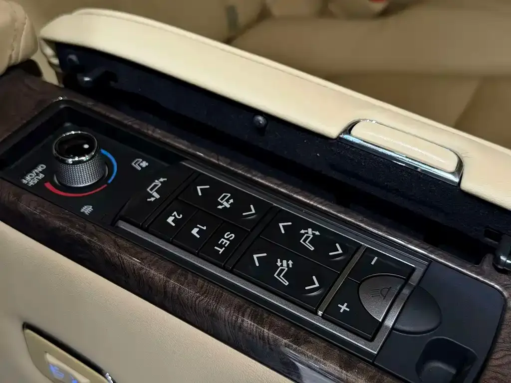 Toyota Alphard 2022 из CN, фото 9