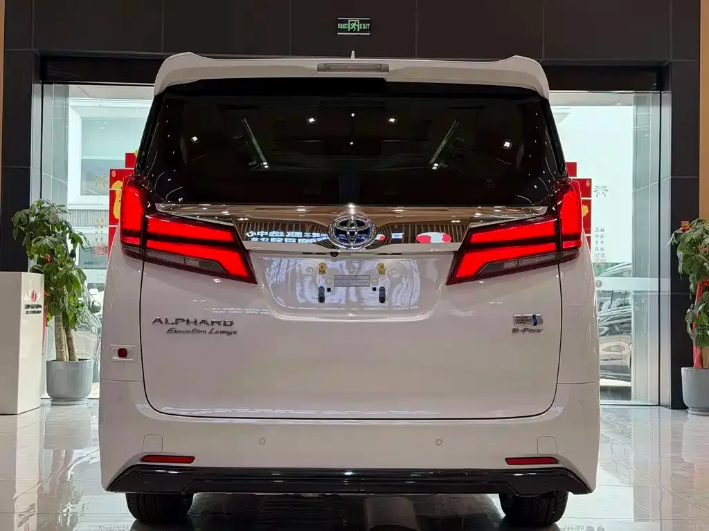 Toyota Alphard 2022 из CN, фото 10