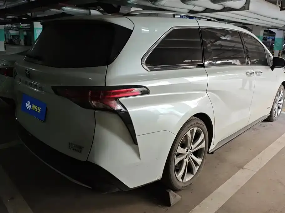 Toyota Sienna 2023 из CN, фото 4