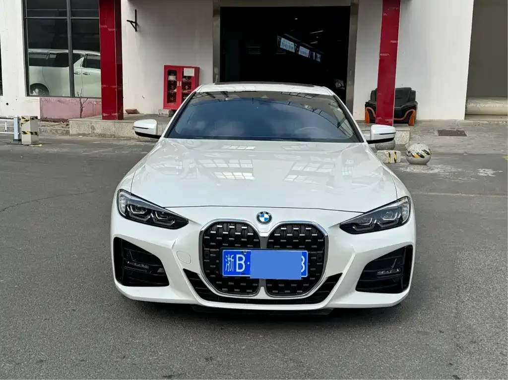 BMW 4 Series 2022 из CN, фото 3