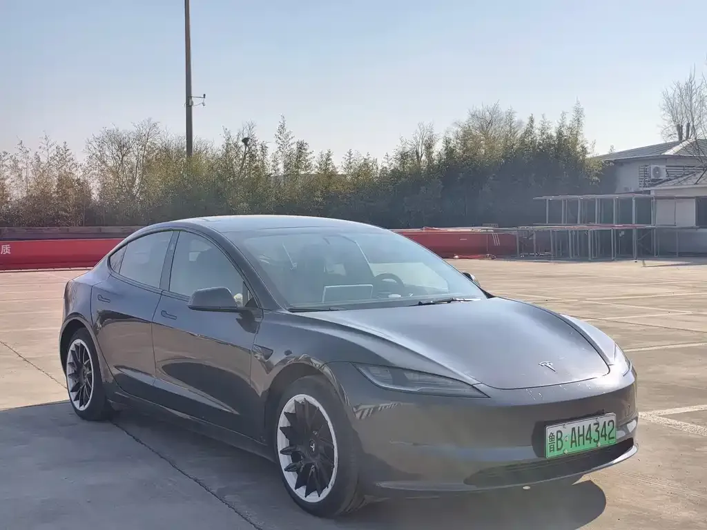 Tesla Model 3 2024 из CN, фото 2