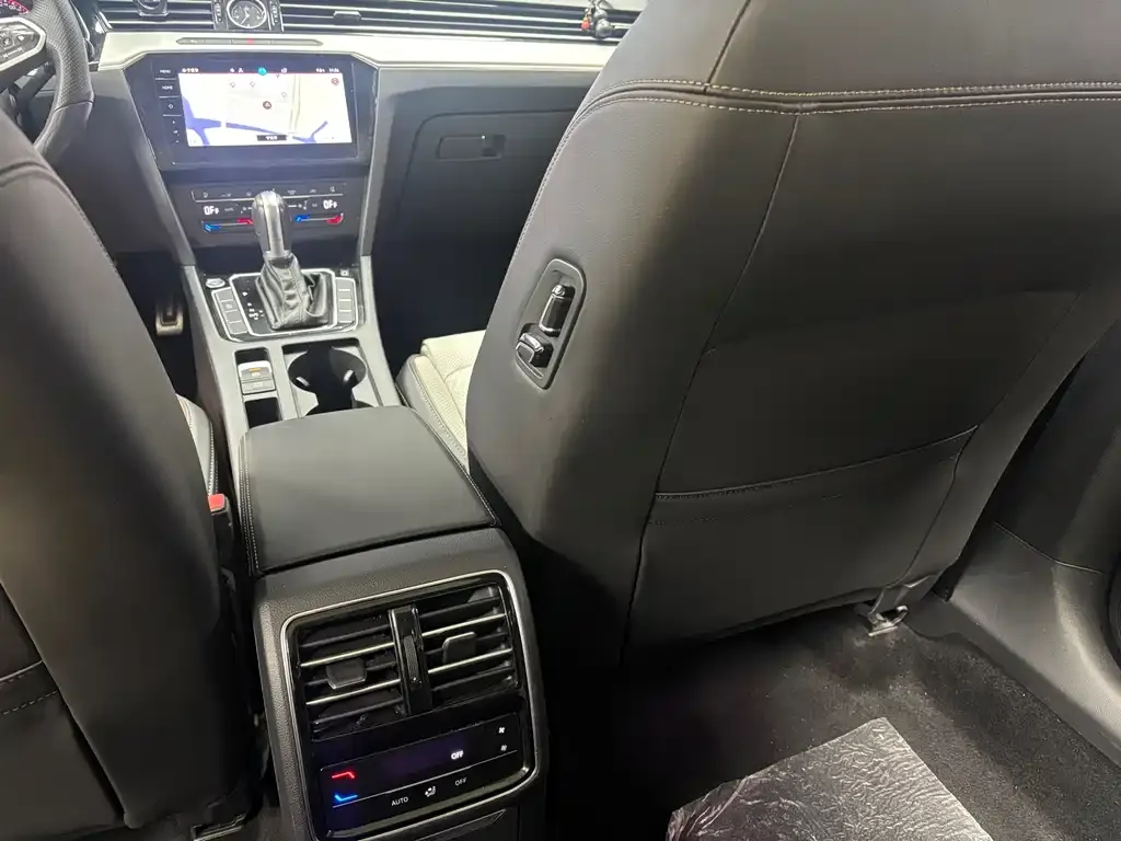 Volkswagen Magotan 2023 из CN, фото 2