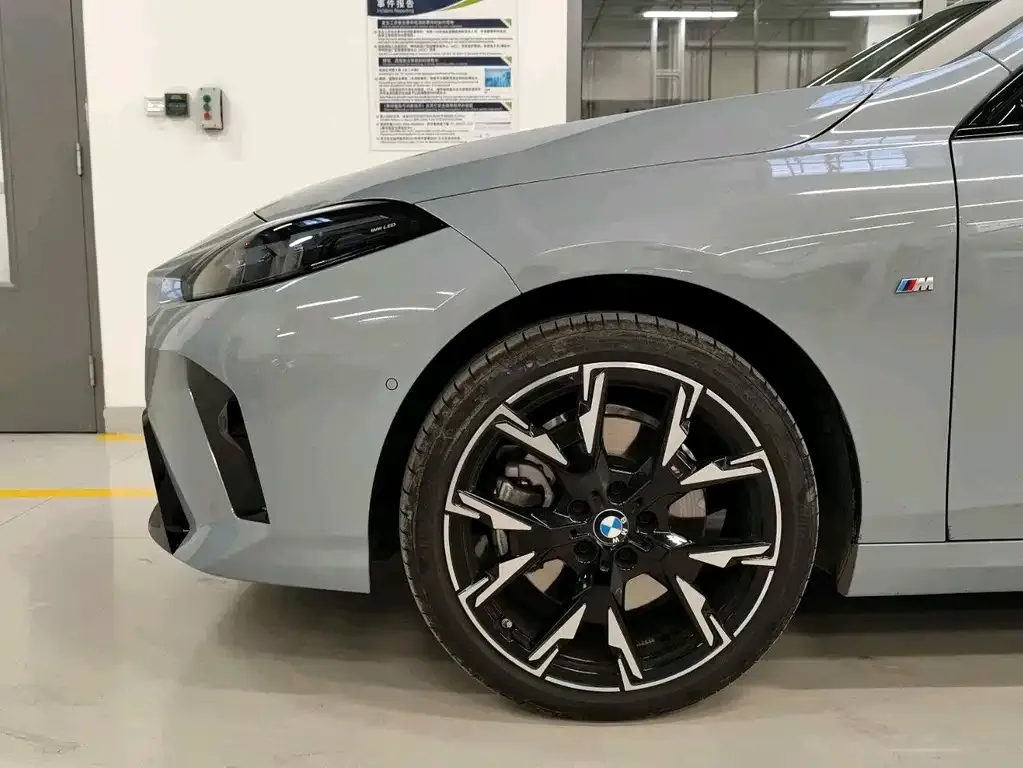 BMW 2 Series 2025 из CN, фото 3