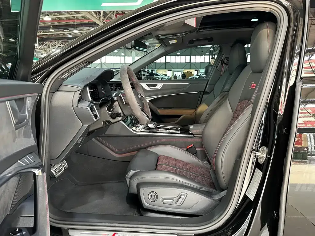 Audi RS 6 2024 из CN, фото 8