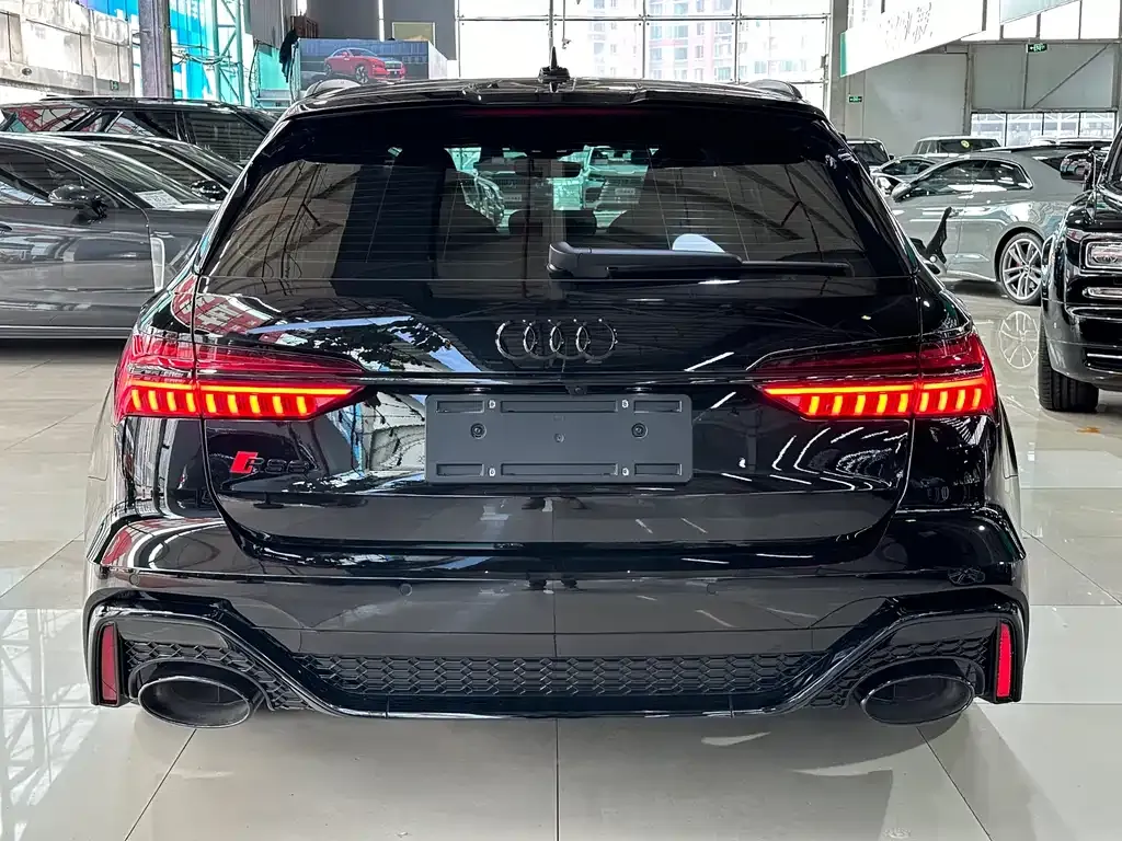 Audi RS 6 2024 из CN, фото 9