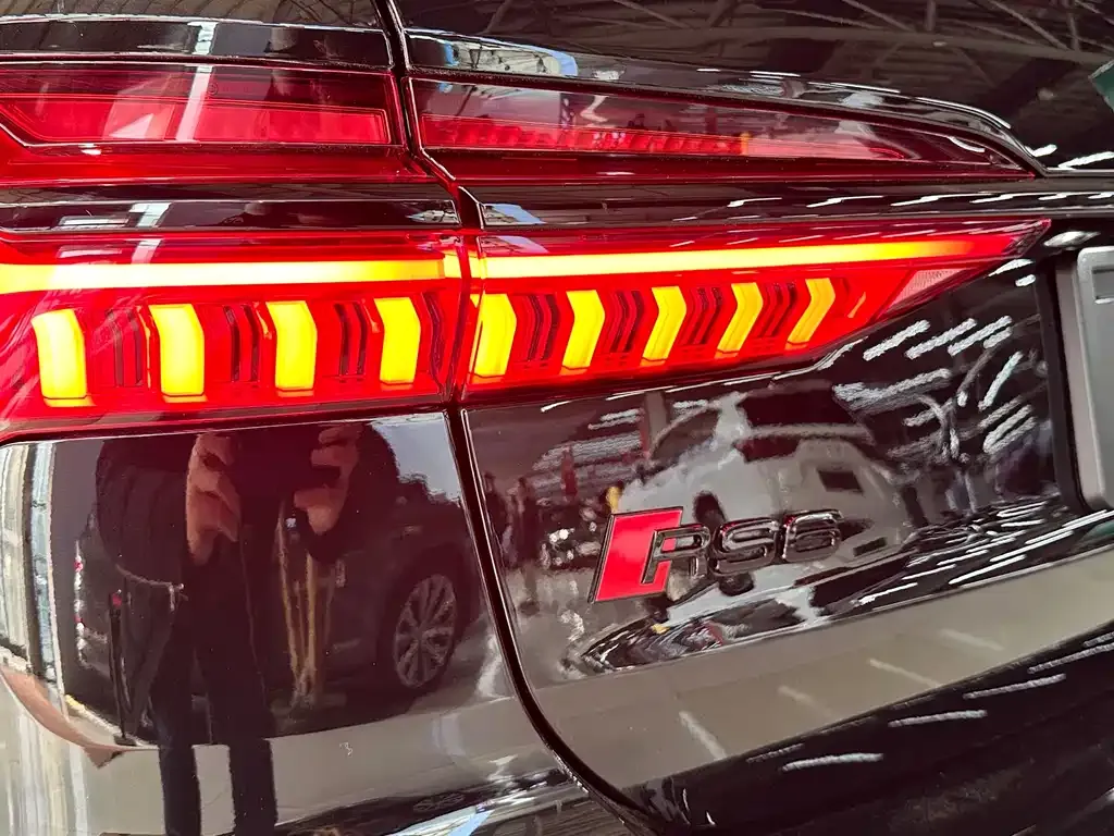 Audi RS 6 2024 из CN, фото 4