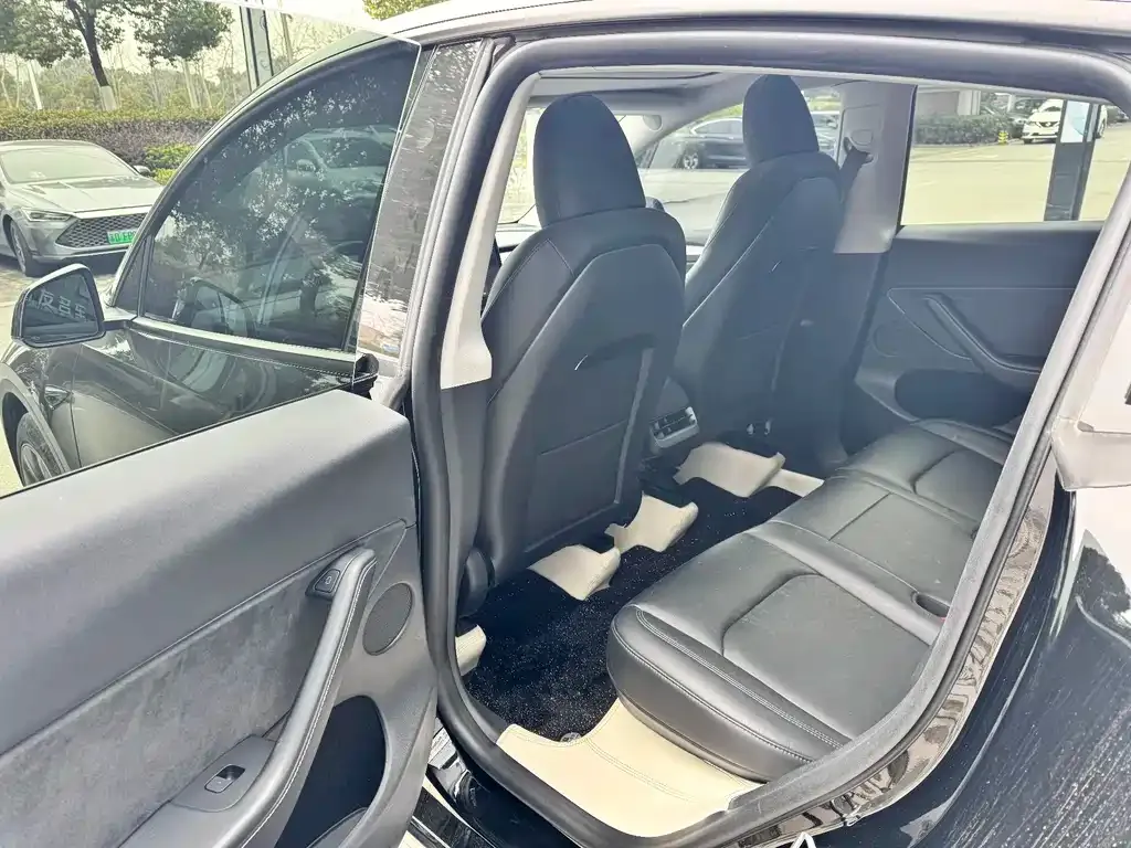 Tesla Model Y 2024 из CN, фото 3