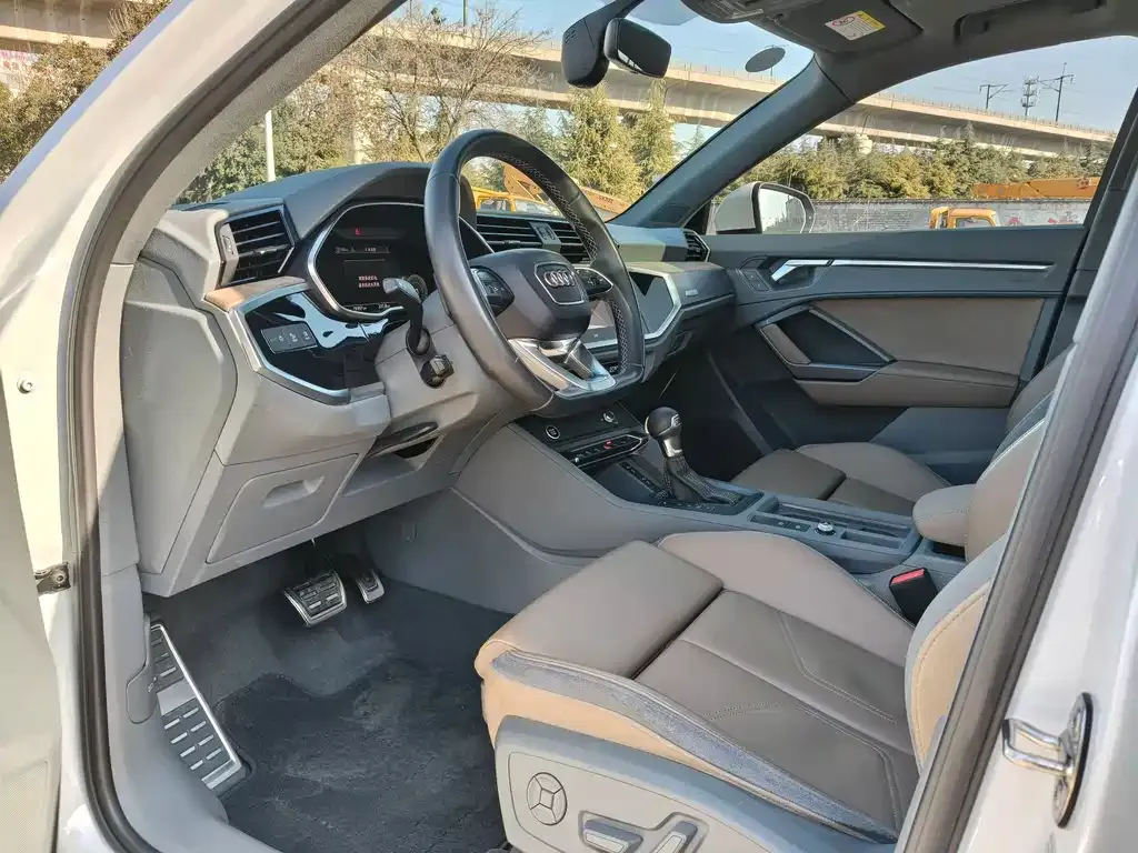 Audi Q3 2024 из CN, фото 4