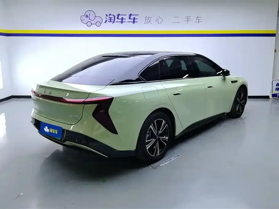 Hongqi EH7 2024 из CN, фото 6