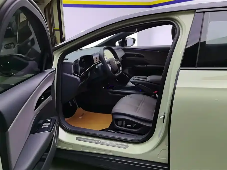 Hongqi EH7 2024 из CN, фото 4