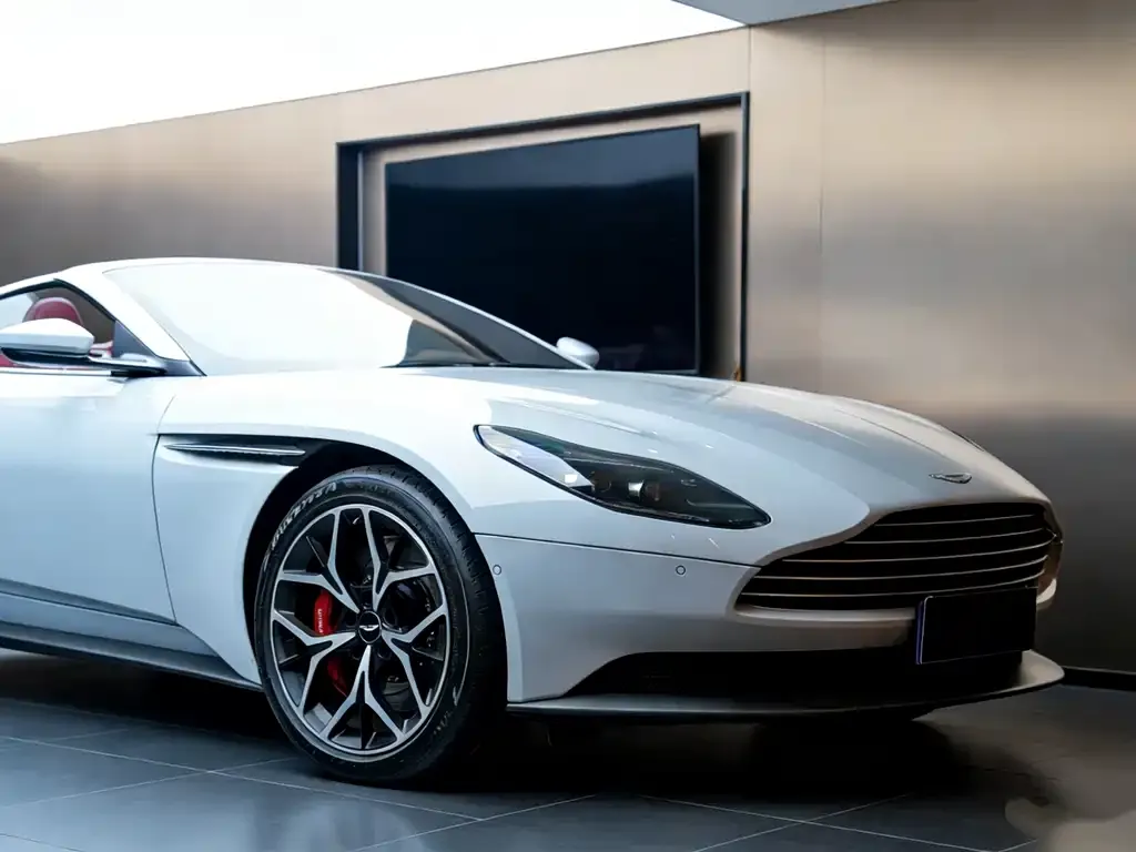Aston Martin DB11 2022 из CN, фото 3