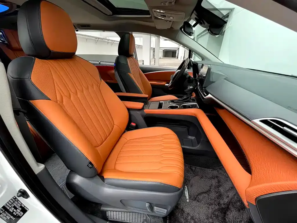 Toyota Sienna 2025 из CN, фото 2