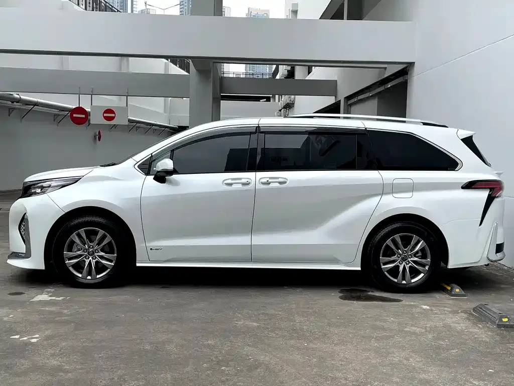 Toyota Sienna 2025 из CN, фото 7