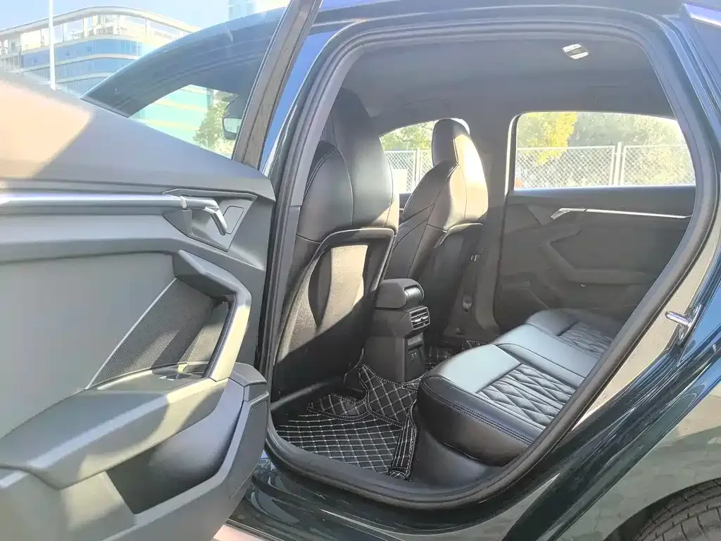 Audi A3 2023 из CN, фото 9