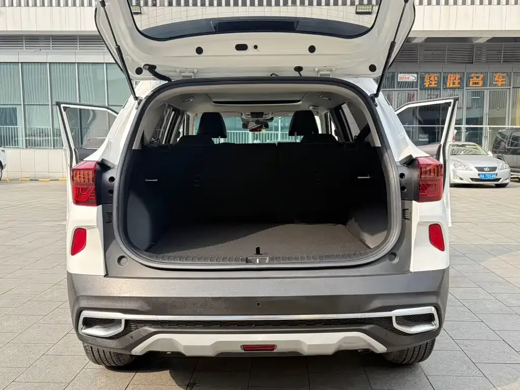 Kia KX3 2022 из CN, фото 3