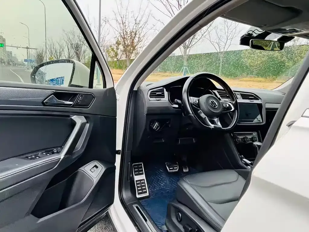 Volkswagen Tiguan L 2021 из CN, фото 3