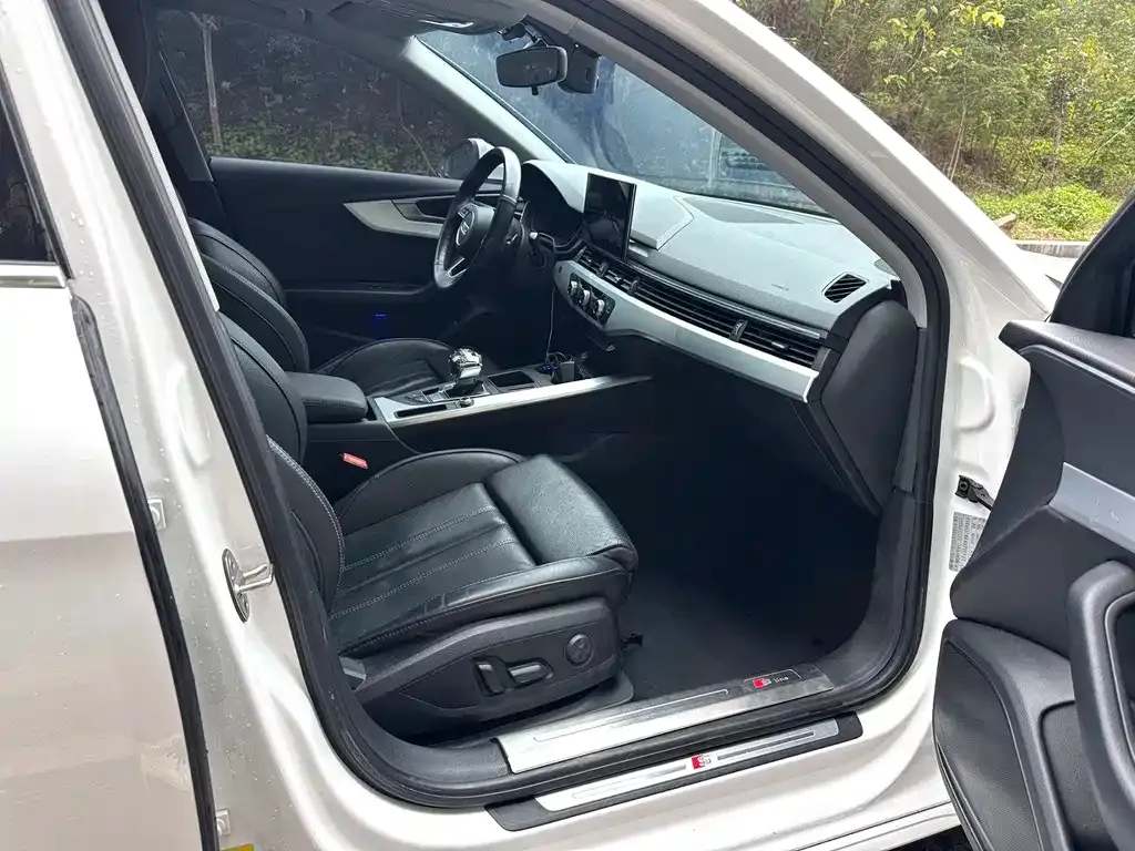 Audi A4L 2021 из CN, фото 7