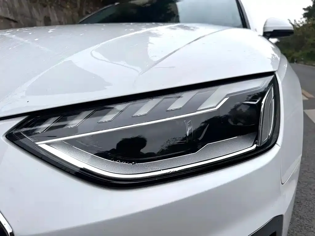 Audi A4L 2021 из CN, фото 6