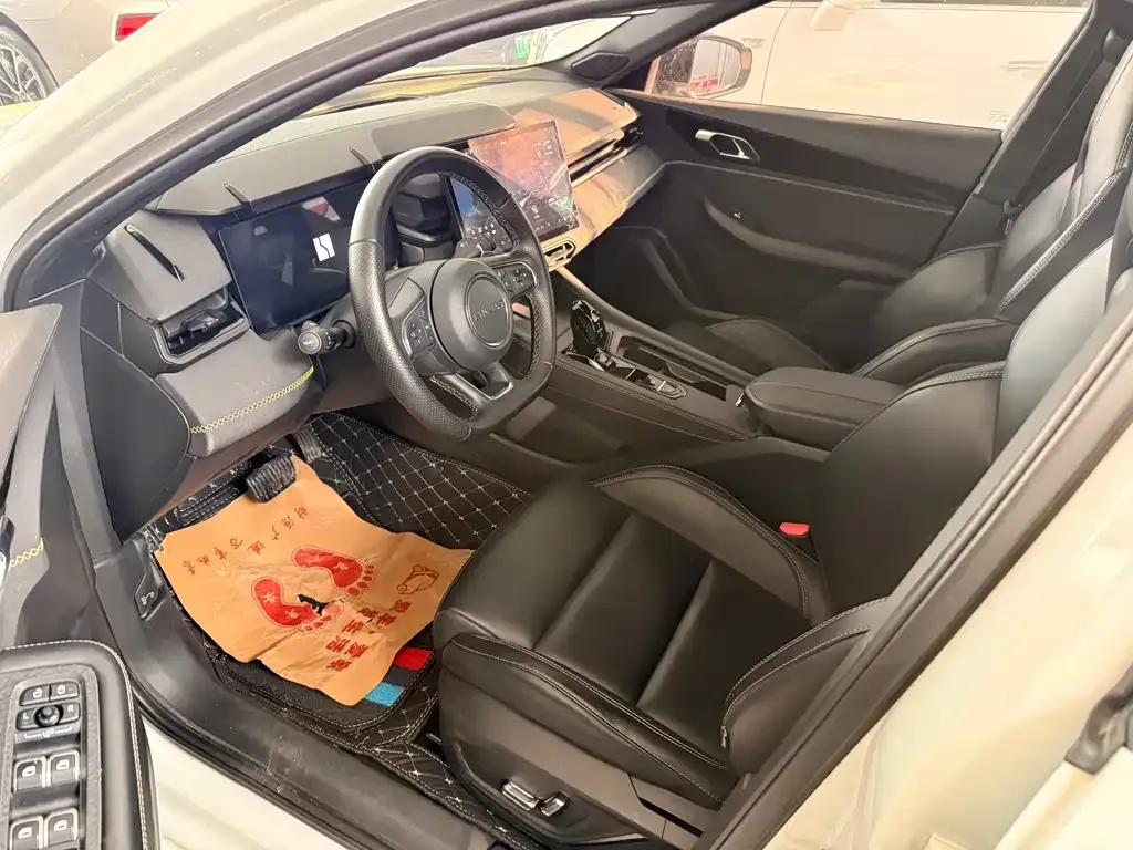 Lynk & Co 03 2024 из CN, фото 3