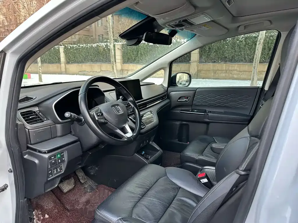 Honda Elysion 2023 из CN, фото 4