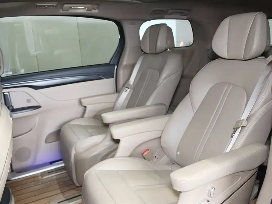 Buick GL8 2021 из CN, фото 3
