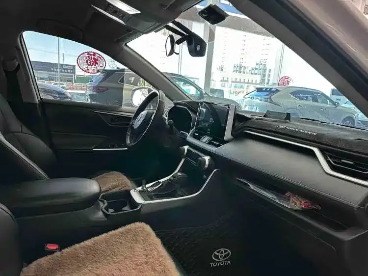 Toyota Wildlander 2022 из CN, фото 2