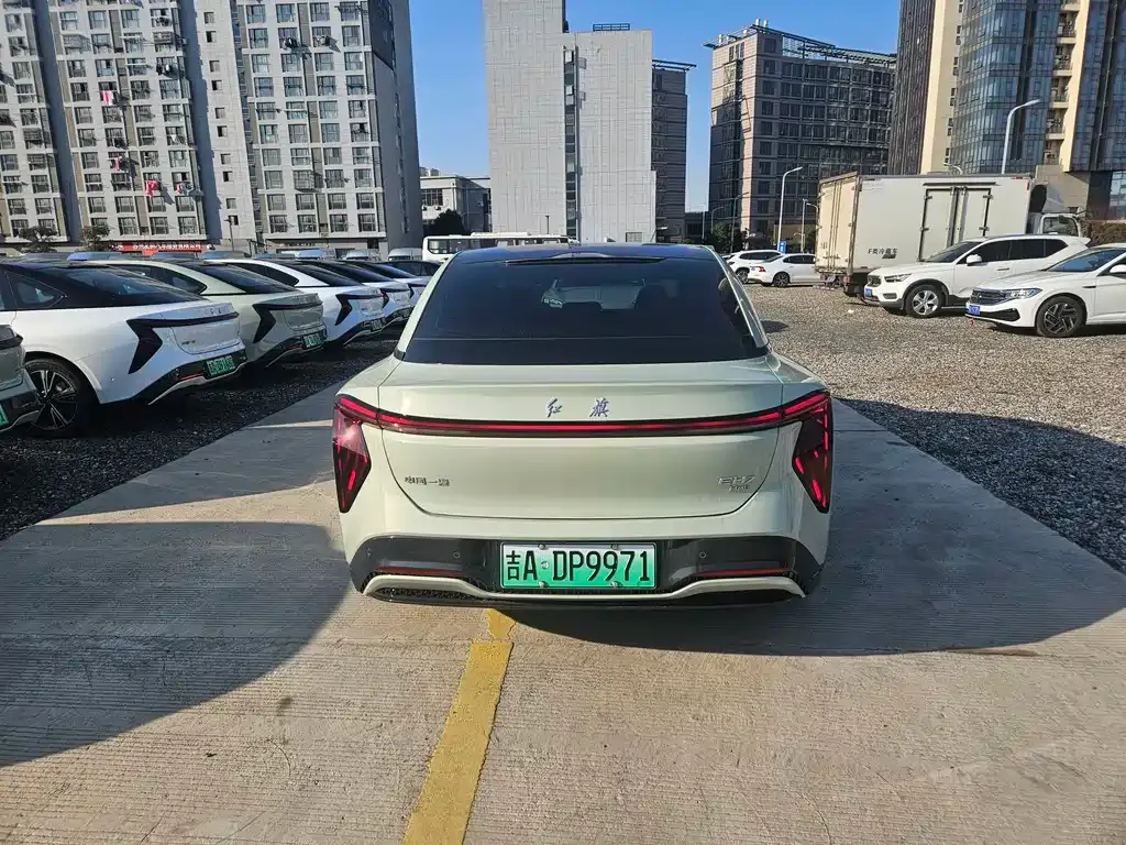 Hongqi EH7 — фото 10